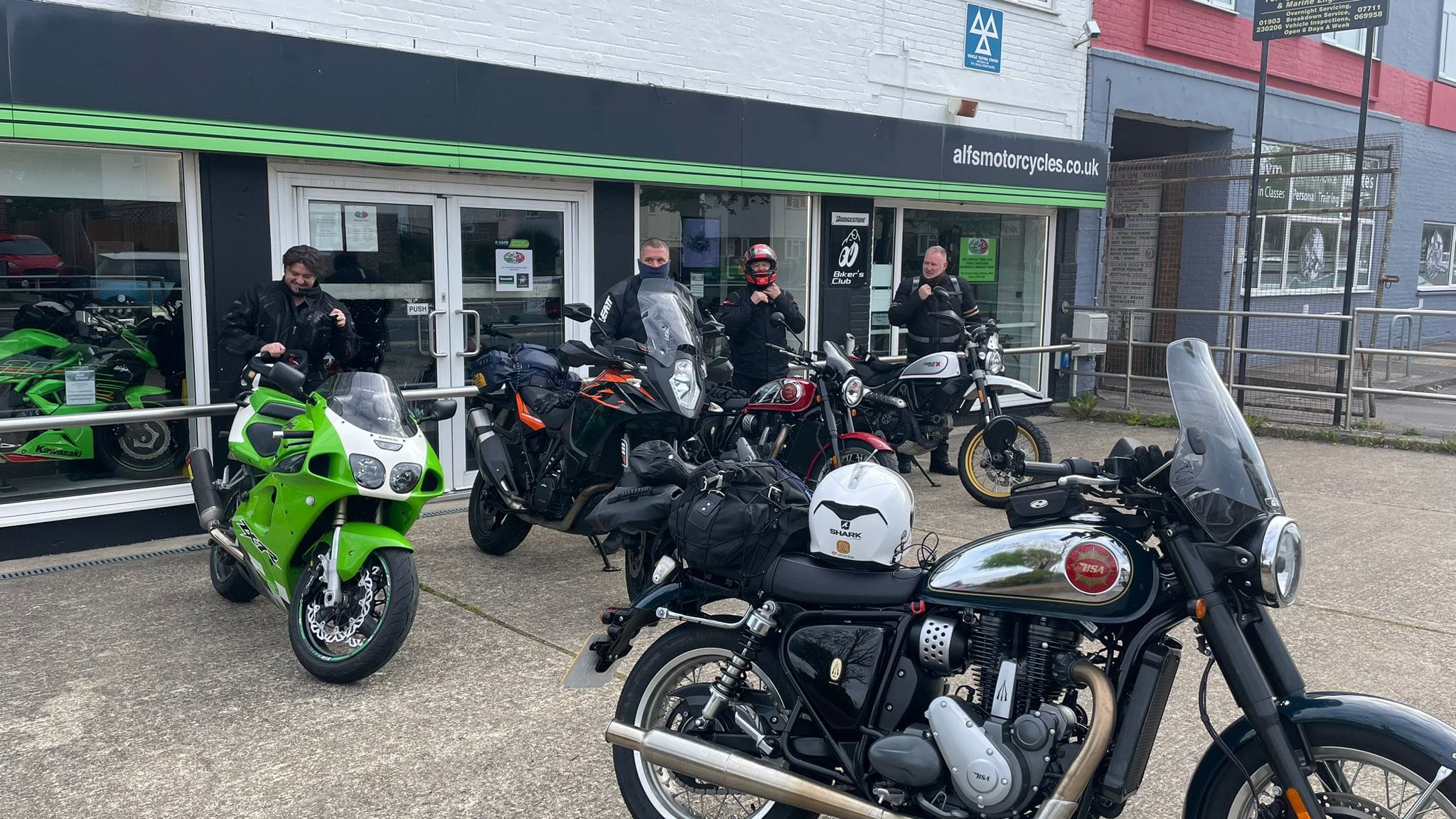 Stand out on the road: ride in all weathers and stay visible